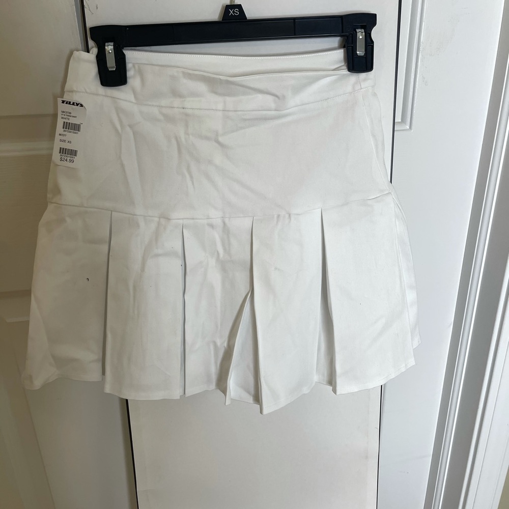 White skirt brand new